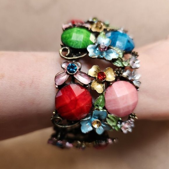 Bejeweled Flowers and Gems Cuff Bracelet - Picture 7 of 9